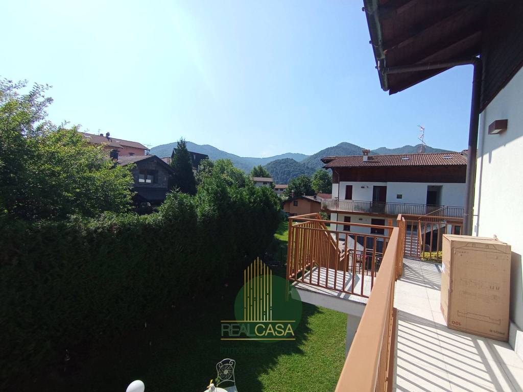 appartamento in vendita ad Alta Valle Intelvi in zona Lanzo d'Intelvi