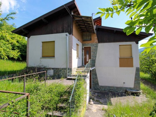 casa indipendente in vendita ad Alta Valle Intelvi in zona Pellio Intelvi