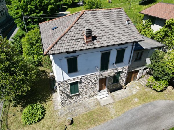 casa indipendente in vendita ad Alta Valle Intelvi in zona Pellio Intelvi