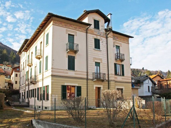 appartamento in vendita ad Alta Valle Intelvi in zona Lanzo d'Intelvi