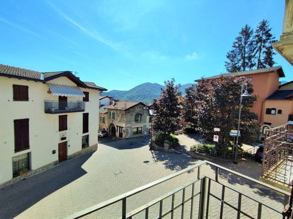 appartamento in vendita ad Alta Valle Intelvi in zona Lanzo d'Intelvi
