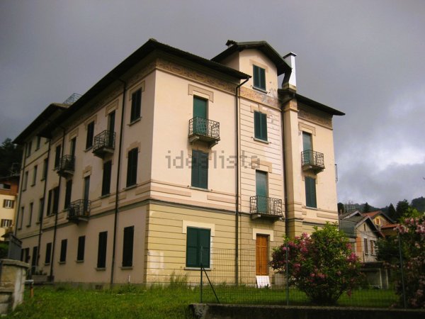 appartamento in vendita ad Alta Valle Intelvi in zona Lanzo d'Intelvi