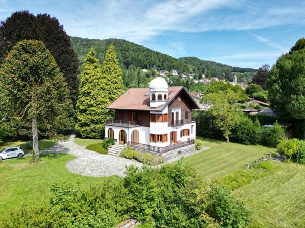 casa indipendente in vendita ad Alta Valle Intelvi in zona Lanzo d'Intelvi