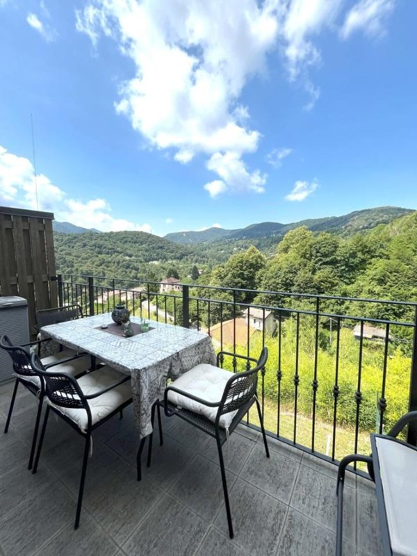 appartamento in vendita ad Alta Valle Intelvi in zona Scaria