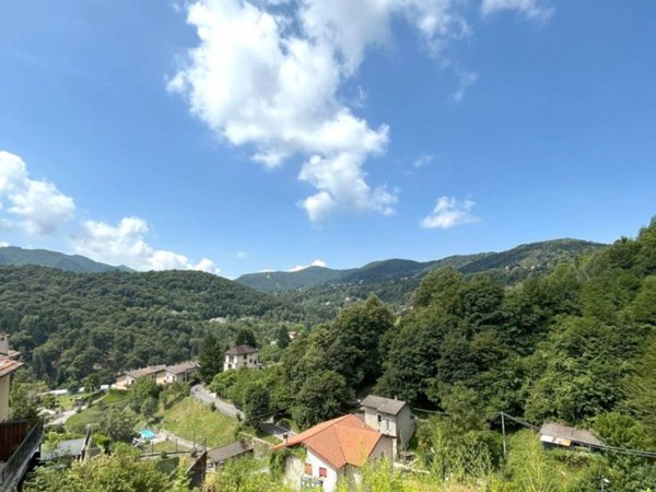 appartamento in vendita ad Alta Valle Intelvi in zona Lanzo d'Intelvi