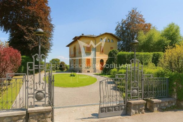 casa indipendente in vendita ad Alta Valle Intelvi in zona Lanzo d'Intelvi