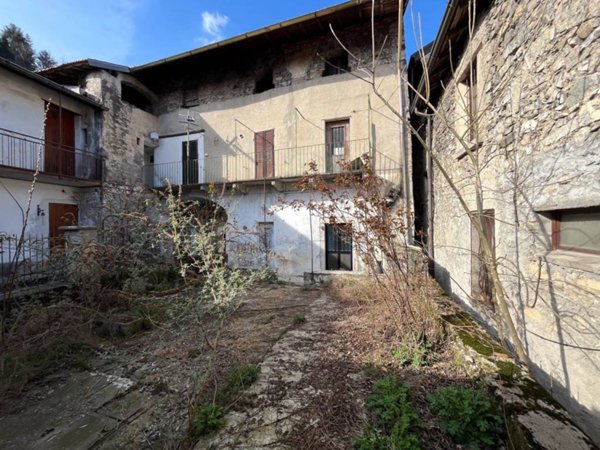 casa indipendente in vendita ad Alta Valle Intelvi in zona Pellio Intelvi