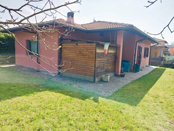 casa indipendente in vendita ad Alta Valle Intelvi in zona Pellio Intelvi
