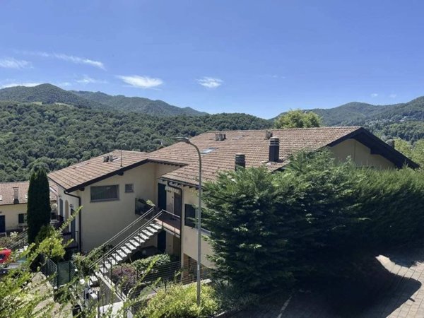 appartamento in vendita ad Alta Valle Intelvi in zona Lanzo d'Intelvi