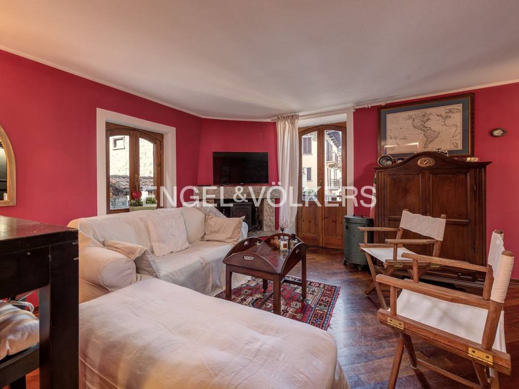 casa indipendente in vendita ad Alta Valle Intelvi in zona Lanzo d'Intelvi