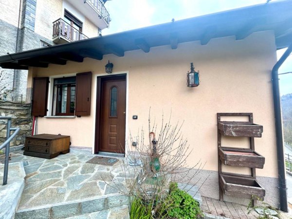 casa indipendente in vendita ad Alta Valle Intelvi in zona Lanzo d'Intelvi