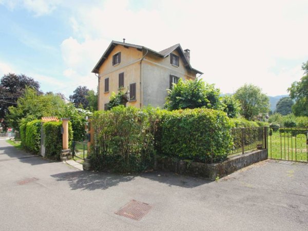 appartamento in vendita ad Alta Valle Intelvi in zona Lanzo d'Intelvi