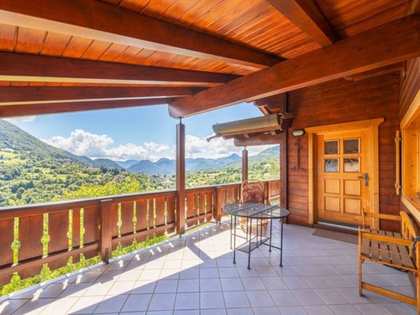 casa indipendente in vendita ad Alta Valle Intelvi in zona Pellio Intelvi