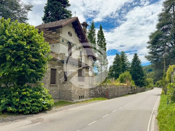 casa indipendente in vendita ad Alta Valle Intelvi in zona Lanzo d'Intelvi