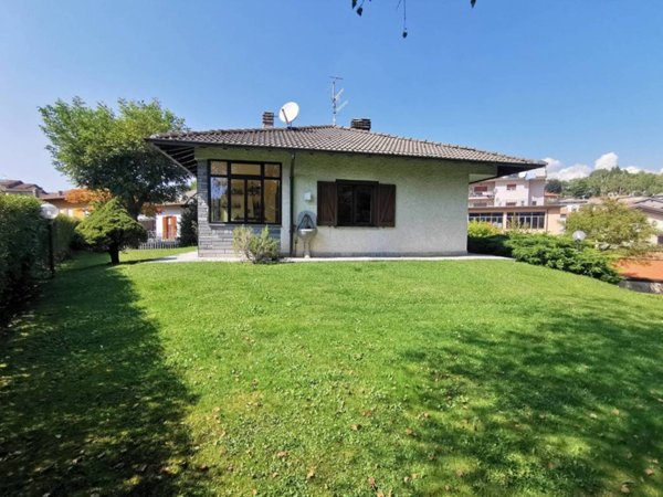 casa indipendente in vendita ad Alta Valle Intelvi in zona Pellio Intelvi