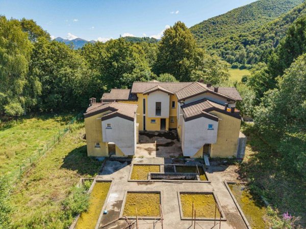 casa indipendente in vendita ad Alta Valle Intelvi in zona Lanzo d'Intelvi