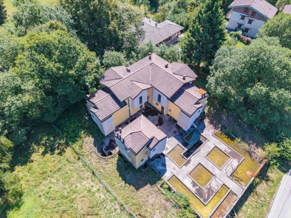 casa indipendente in vendita ad Alta Valle Intelvi in zona Lanzo d'Intelvi