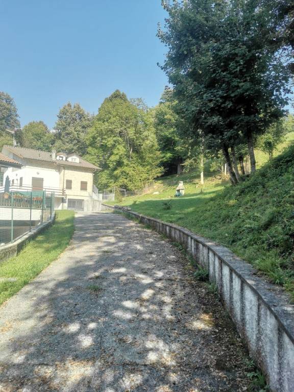 casa indipendente in vendita ad Alta Valle Intelvi in zona Pellio Intelvi