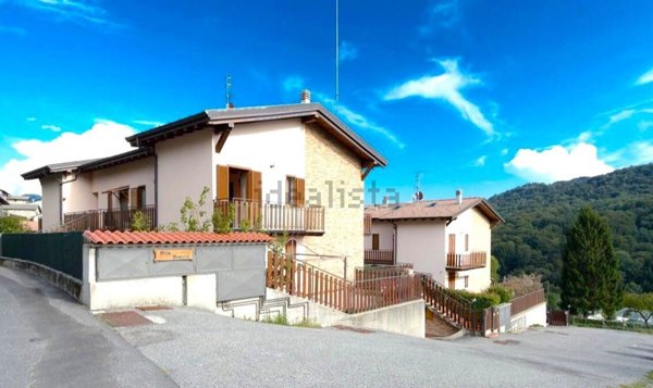 appartamento in vendita ad Alta Valle Intelvi in zona Scaria