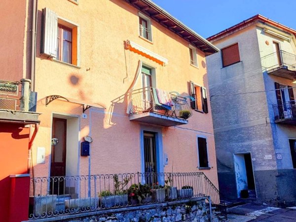appartamento in vendita ad Alta Valle Intelvi in zona Lanzo d'Intelvi