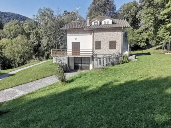 casa indipendente in vendita ad Alta Valle Intelvi in zona Pellio Intelvi