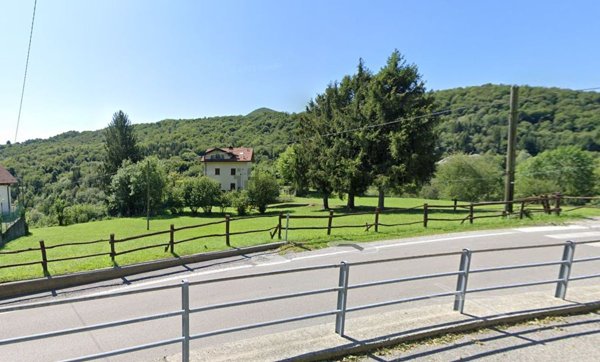 terreno edificabile in vendita ad Alta Valle Intelvi in zona Lanzo d'Intelvi