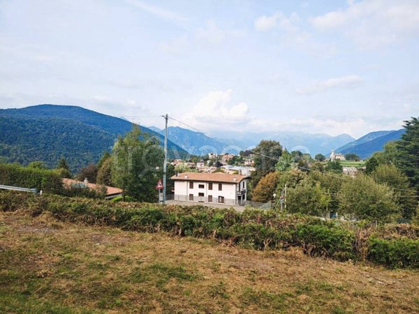 terreno edificabile in vendita ad Alta Valle Intelvi in zona Pellio Intelvi