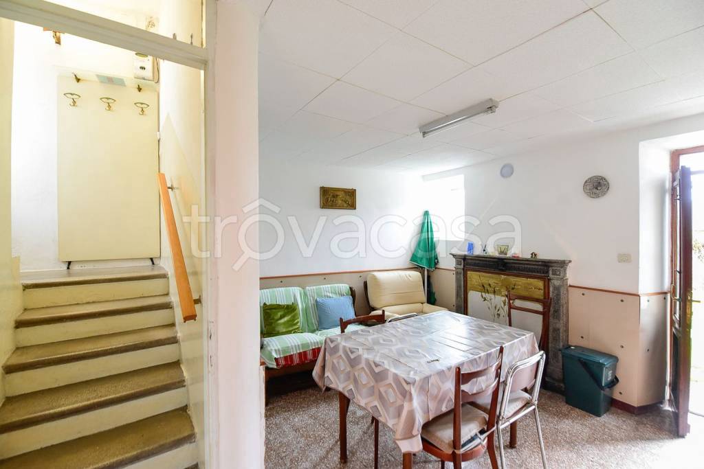 casa indipendente in vendita ad Alta Valle Intelvi in zona Lanzo d'Intelvi