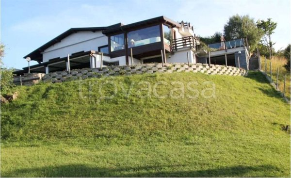 appartamento in vendita ad Alta Valle Intelvi in zona Lanzo d'Intelvi