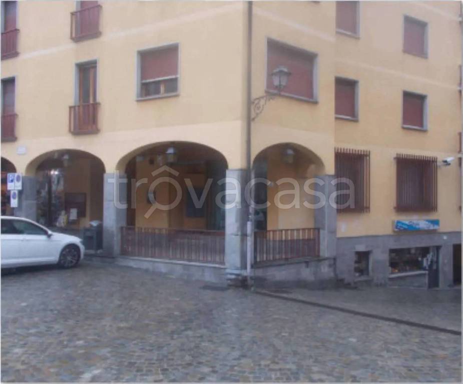 ufficio in vendita ad Alta Valle Intelvi in zona Lanzo d'Intelvi