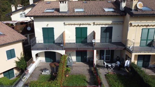 appartamento in vendita ad Alta Valle Intelvi in zona Scaria