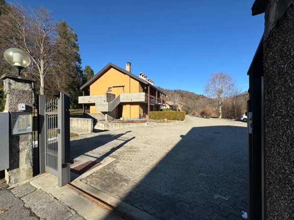 appartamento in vendita ad Alta Valle Intelvi in zona Lanzo d'Intelvi