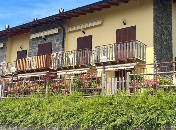 appartamento in vendita ad Alta Valle Intelvi in zona Lanzo d'Intelvi