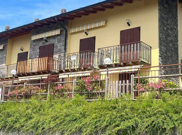 appartamento in vendita ad Alta Valle Intelvi in zona Lanzo d'Intelvi