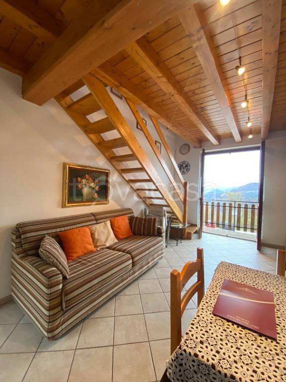 appartamento in vendita ad Alta Valle Intelvi in zona Lanzo d'Intelvi