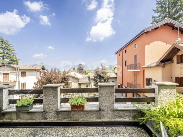 appartamento in vendita ad Alta Valle Intelvi in zona Lanzo d'Intelvi