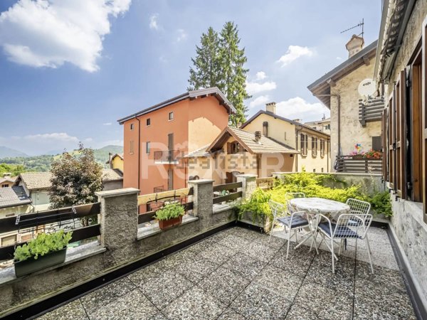 appartamento in vendita ad Alta Valle Intelvi in zona Lanzo d'Intelvi