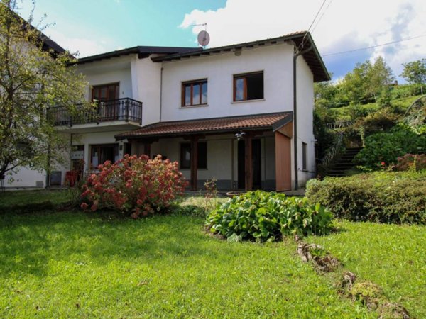 appartamento in vendita ad Alta Valle Intelvi in zona Pellio Intelvi