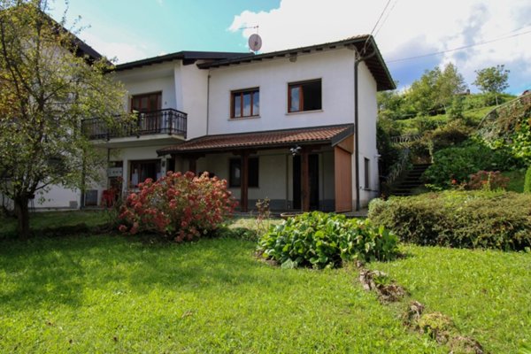 appartamento in vendita ad Alta Valle Intelvi in zona Pellio Intelvi