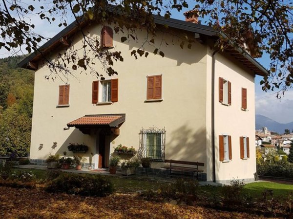 casa indipendente in vendita ad Alta Valle Intelvi in zona Lanzo d'Intelvi