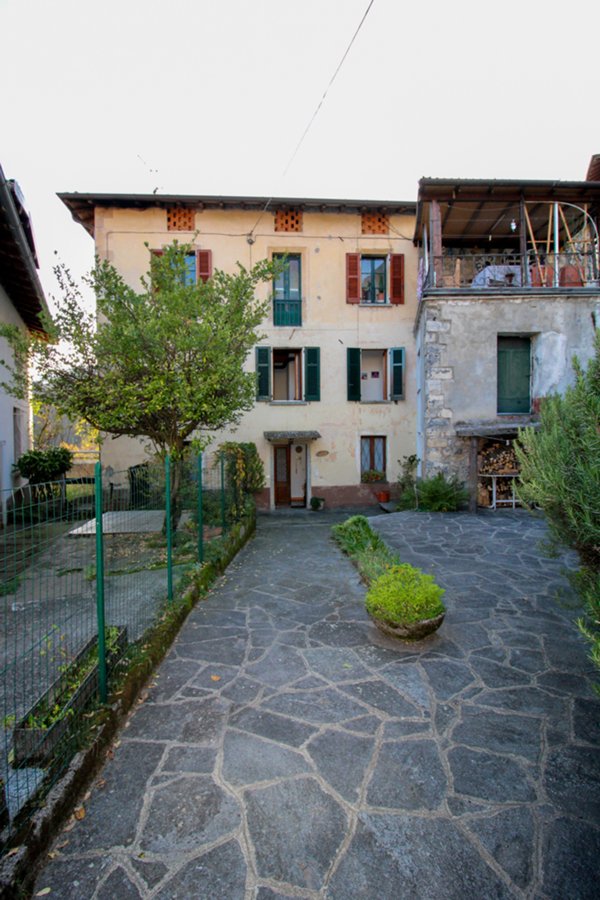 casa indipendente in vendita ad Alta Valle Intelvi