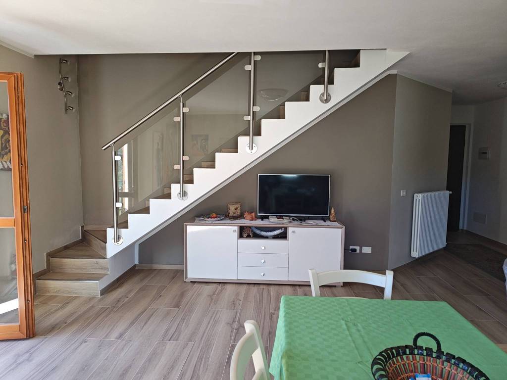 appartamento in vendita ad Alta Valle Intelvi in zona Lanzo d'Intelvi