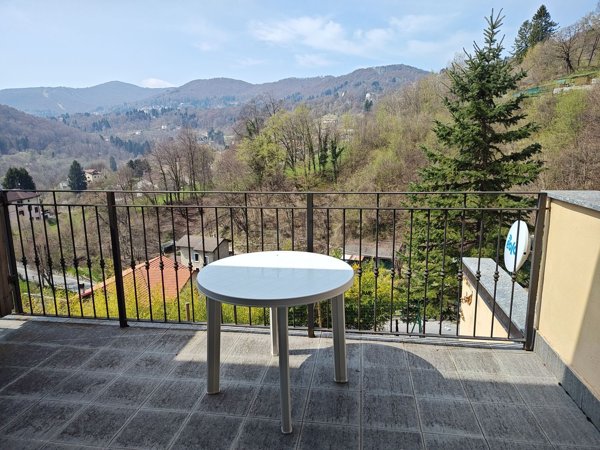 appartamento in vendita ad Alta Valle Intelvi in zona Scaria