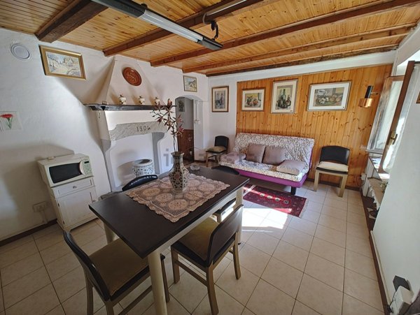 appartamento in vendita ad Alta Valle Intelvi in zona Lanzo d'Intelvi