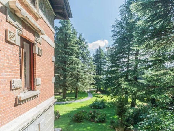 appartamento in vendita ad Alta Valle Intelvi in zona Lanzo d'Intelvi