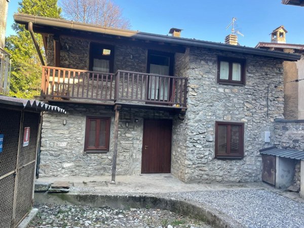 casa indipendente in vendita ad Alta Valle Intelvi