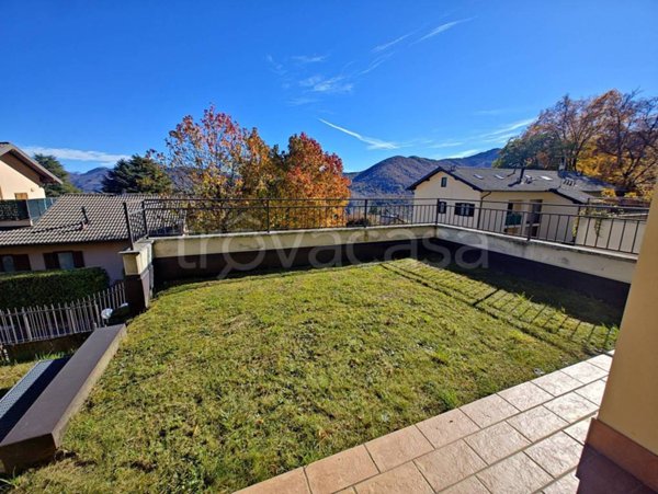 appartamento in vendita ad Alta Valle Intelvi in zona Lanzo d'Intelvi