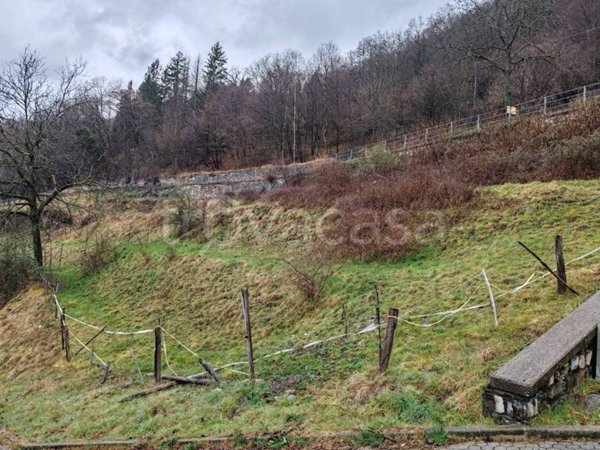 terreno edificabile in vendita ad Alta Valle Intelvi in zona Ramponio Verna