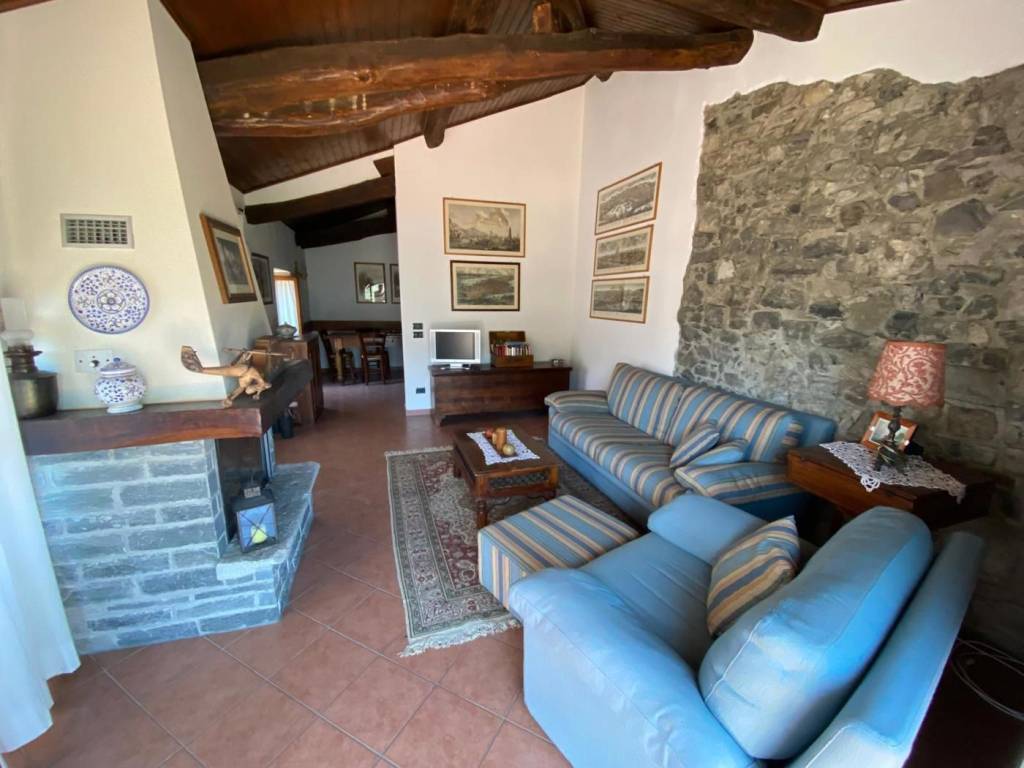 casa indipendente in vendita ad Alta Valle Intelvi in zona Ramponio Verna