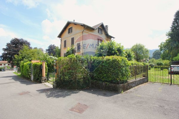 appartamento in vendita ad Alta Valle Intelvi in zona Scaria